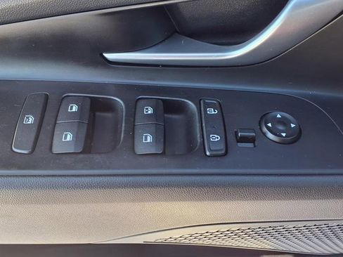 Used 2022 Hyundai Elantra SEL image 5