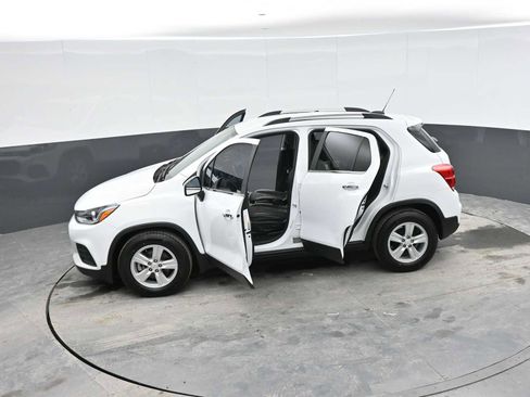 Used 2019 Chevrolet Trax LT w/ LT Convenience Package FWD image 52
