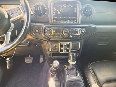 Used 2022 Jeep Wrangler Unlimited Sahara image 8