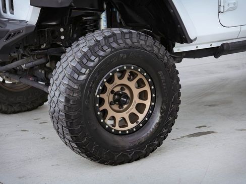Used 2020 Jeep Gladiator Rubicon AWD/4WD image 35