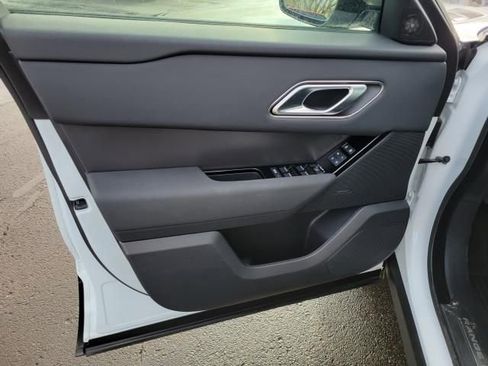 Used 2025 Land Rover Range Rover Velar Dynamic SE image 20