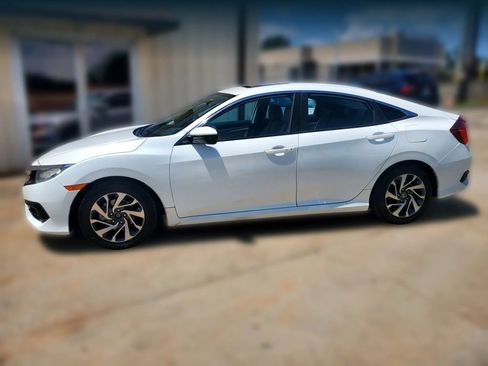 Used 2016 Honda Civic EX image 9