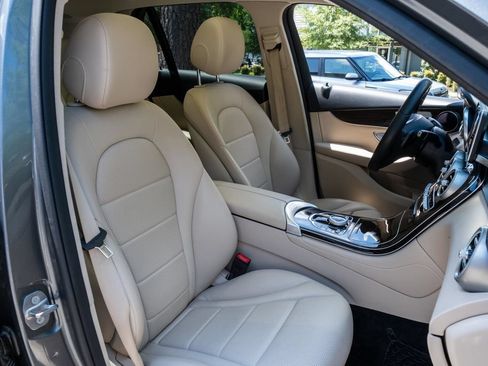 Used 2019 Mercedes-Benz GLC 300 image 31