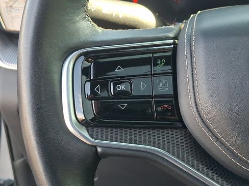 Used 2022 Jeep Grand Wagoneer Series II AWD/4WD image 24