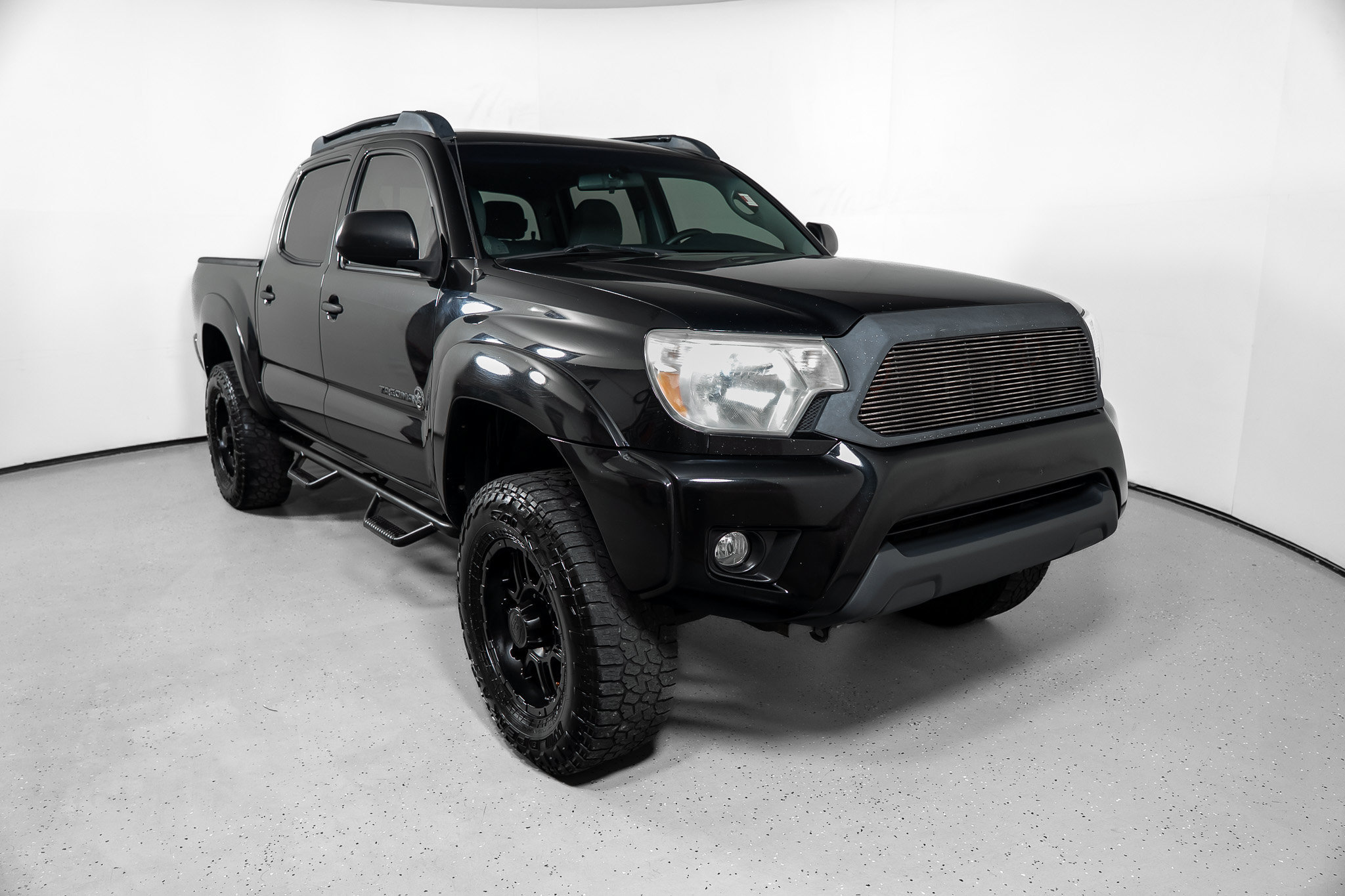 Used 2015 Toyota Tacoma 4x4 Double Cab w/ SR5 Package image 2