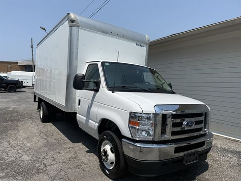Used 2025 Ford E-450 and Econoline 450 Super Duty w/ Power Equipment Group RWD image 16