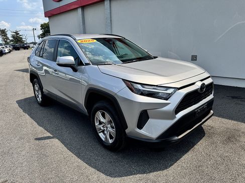 Certified 2025 Toyota RAV4 XLE AWD/4WD image 4