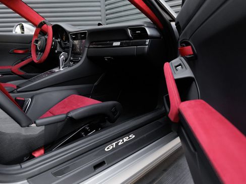 Certified 2019 Porsche 911 GT2 RS RWD image 42
