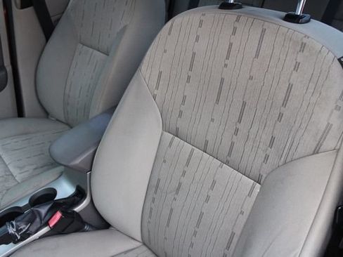 Used 2011 Ford Focus SE w/ Sedan SE Appearance Pkg FWD image 3