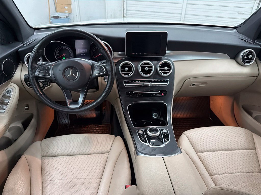 Used 2018 Mercedes-Benz GLC 300 4MATIC image 27