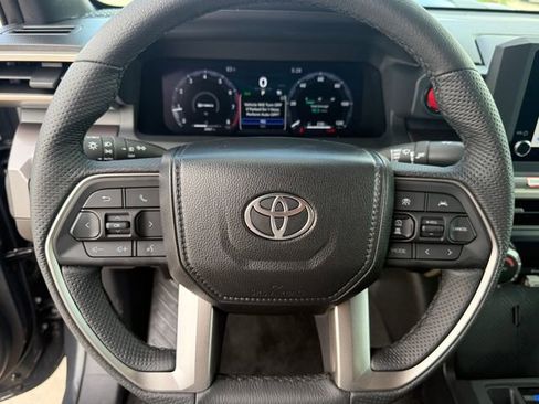 Used 2025 Toyota Tacoma TRD Sport image 15