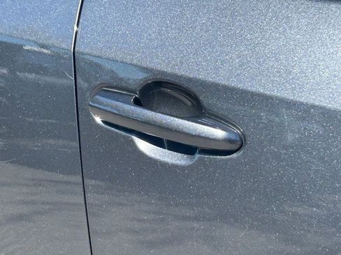 Used 2022 Toyota RAV4 SE image 17