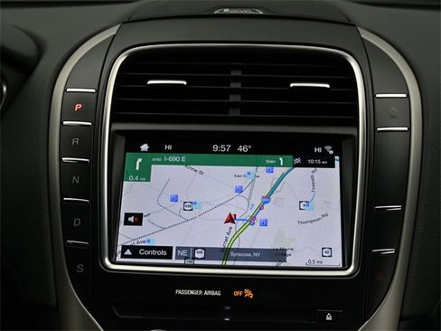 Used 2019 Lincoln Nautilus Reserve image 15