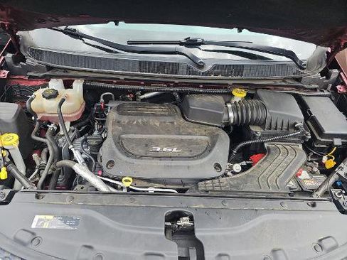 Used 2018 Chrysler Pacifica Touring-L FWD image 6
