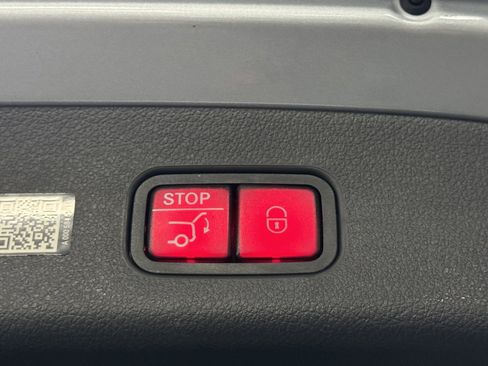 Certified 2024 Mercedes-Benz GLC 300 image 17