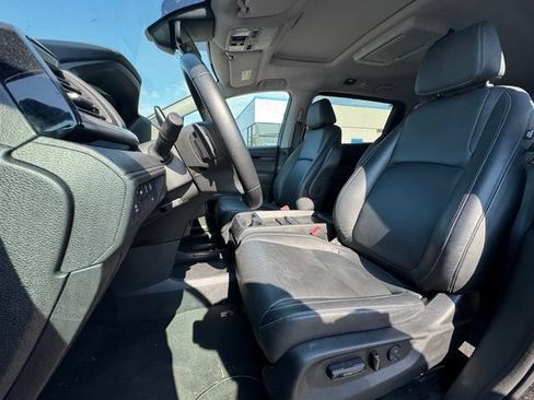 Used 2024 Honda Odyssey Touring image 12
