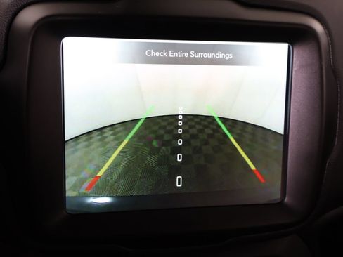 Used 2023 Jeep Renegade Latitude AWD/4WD image 45