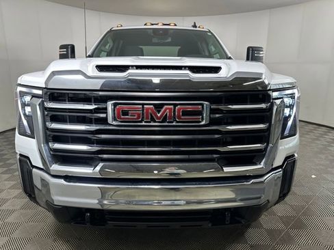 Used 2025 GMC Sierra 2500 SLE w/ SLE Value Package; image 8