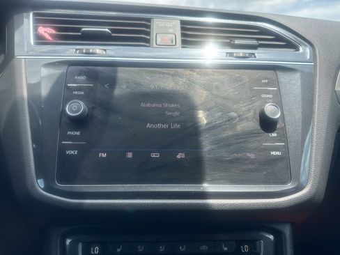 Used 2019 Volkswagen Tiguan SE FWD image 46