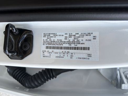 Used 2020 Ford F150 Lariat w/ Equipment Group 502A Luxury AWD/4WD image 32