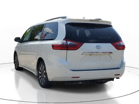 Used 2020 Toyota Sienna Limited Premium AWD/4WD image 3