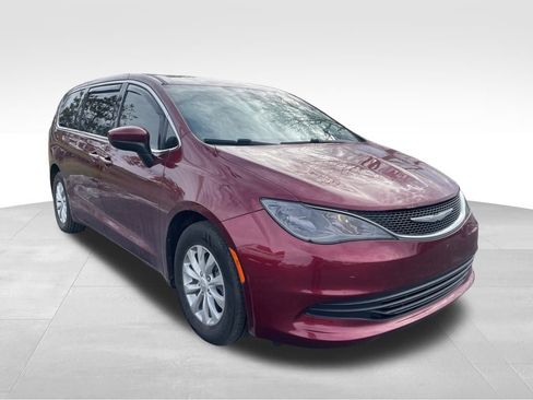Used 2017 Chrysler Pacifica Touring w/ Tire & Wheel Group image 7