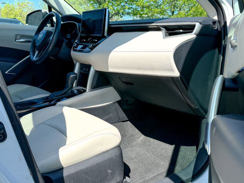Used 2023 Toyota Corolla Cross XLE w/ Convenience Package AWD/4WD image 13