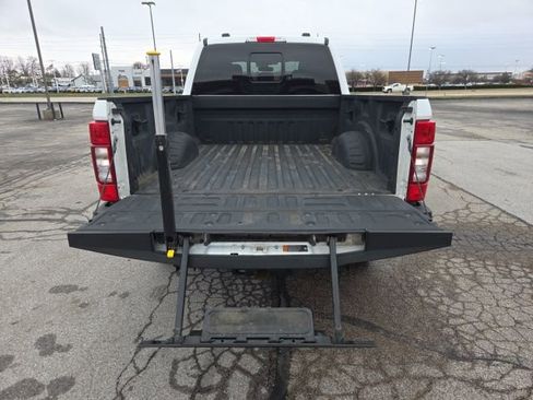 Used 2022 Ford F250 Lariat w/ Chrome Package image 12
