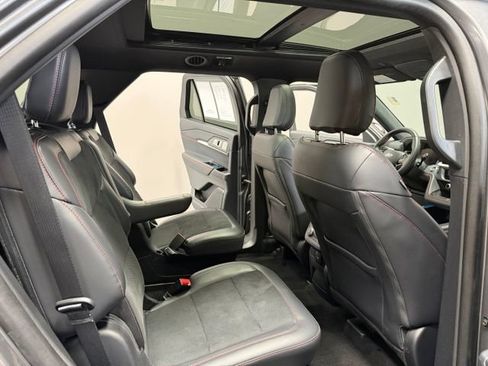 Used 2025 Ford Explorer ST w/ Sun And Sound Package AWD/4WD image 28