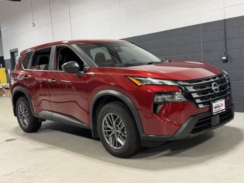 Used 2025 Nissan Rogue S AWD/4WD image 5