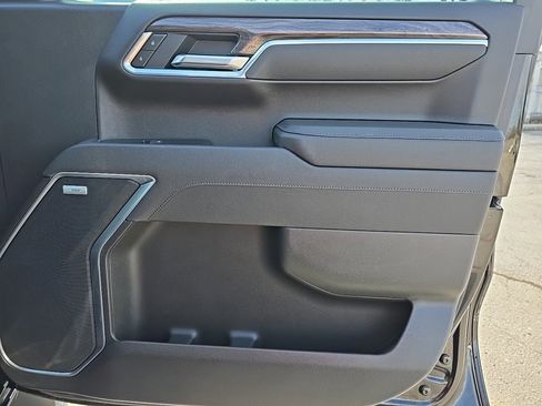 Certified 2025 Chevrolet Silverado 1500 LTZ w/ Technology Package image 38