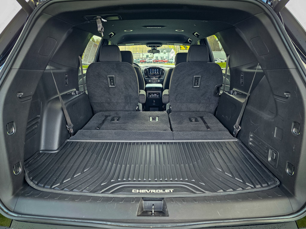 Used 2022 Chevrolet Traverse LT w/ Midnight/Sport Edition AWD/4WD image 35