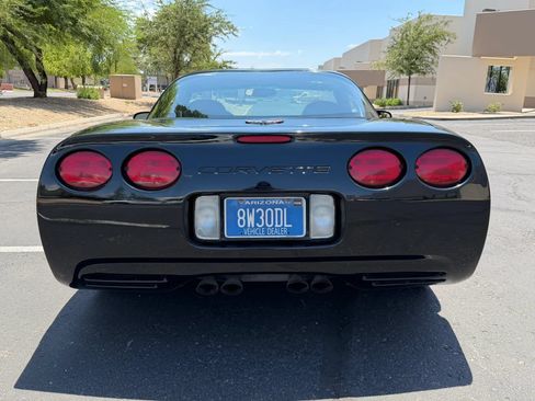 Used 1999 Chevrolet Corvette Coupe w/ Memory Pkg RWD image 8