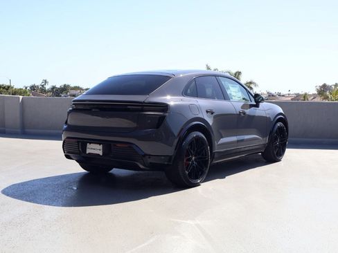 New 2026 Porsche Macan Turbo Electric image 9