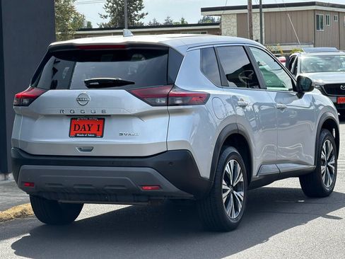Used 2023 Nissan Rogue SV AWD/4WD image 5