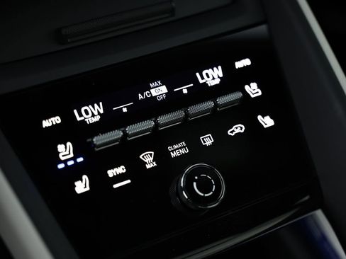 New 2026 Porsche Macan 4 Electric image 42