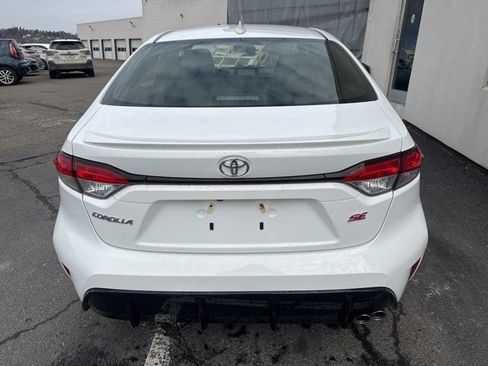 Used 2023 Toyota Corolla SE w/ Carpet Mat Package (TMS) image 4