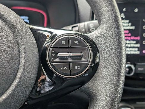 Used 2025 Kia Soul S image 23