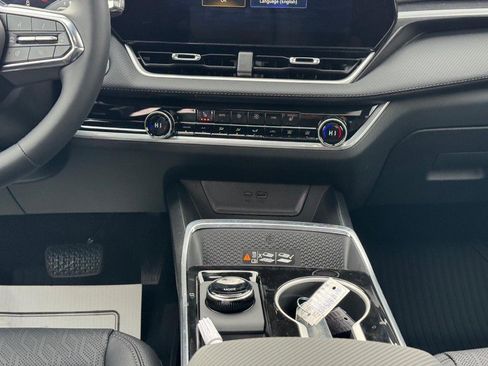 New 2026 Chevrolet Equinox LT w/ Convenience Package II image 10