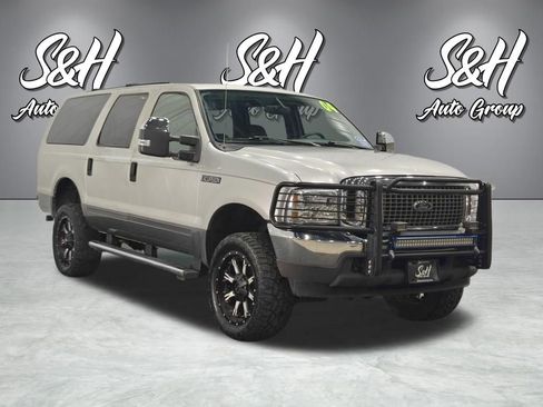 Used 2004 Ford Excursion XLT AWD/4WD image 2