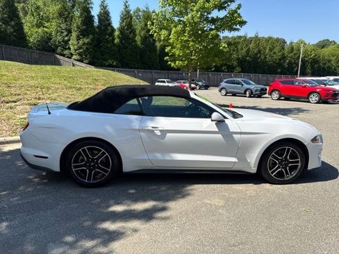 Used 2022 Ford Mustang Premium RWD image 8