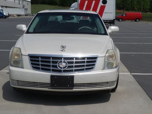 Used 2008 Cadillac DTS image 27
