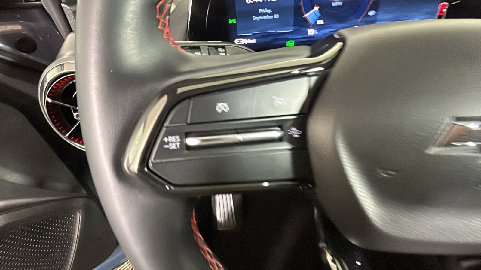 Used 2024 Chevrolet Equinox EV RS FWD image 19