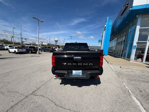 Used 2024 Toyota Tacoma Limited image 4