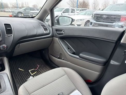 Used 2016 Kia Forte LX w/ LX Popular Plus Package image 15