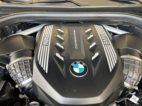Used 2022 BMW X7 M50i image 12