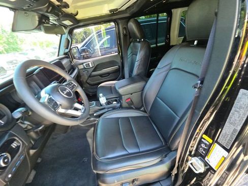 Used 2024 Jeep Wrangler Unlimited Sahara AWD/4WD image 7