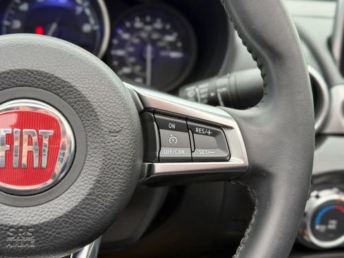 Used 2017 FIAT 124 Spider Classica RWD image 20
