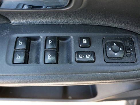 Used 2020 Mitsubishi Outlander ES image 18