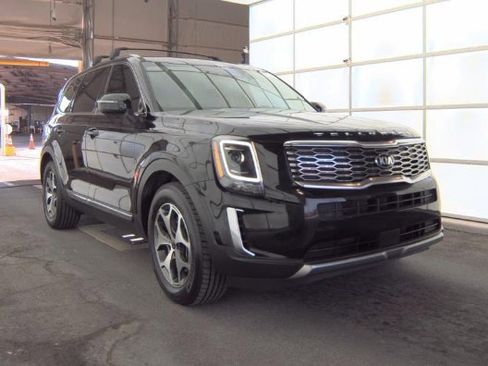 Used 2020 Kia Telluride EX image 2